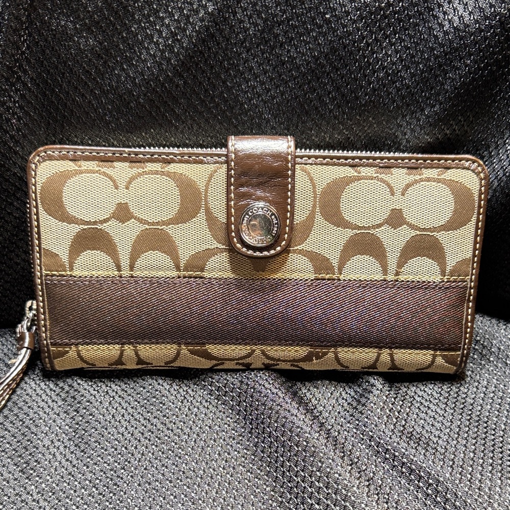 Coach monogram  Brown and Tan bifold Zip Wallet - Picture 16 of 16